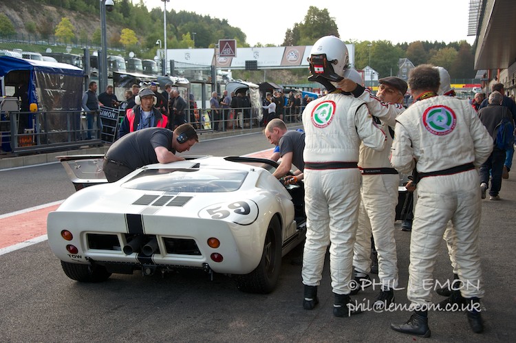 Ford GT40, driver changeover, Phil Lemon