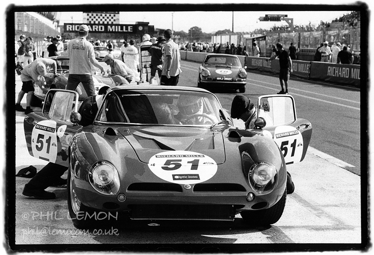 Bizzarrini 5300, driver changeover, Le Mans Classic, Phil Lemon