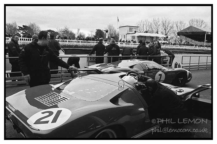 Ford GT40 driver changeover, Goodwood pit lane, Phil Lemon