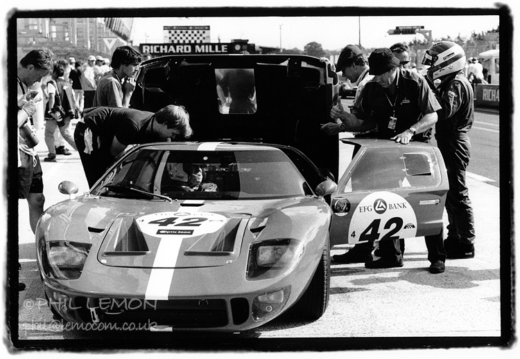 Ford GT40, driver changeover, Le Mans Classic, Phil Lemon