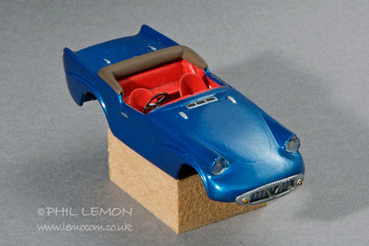 Daimler SP250, 1/43, Phil Lemon