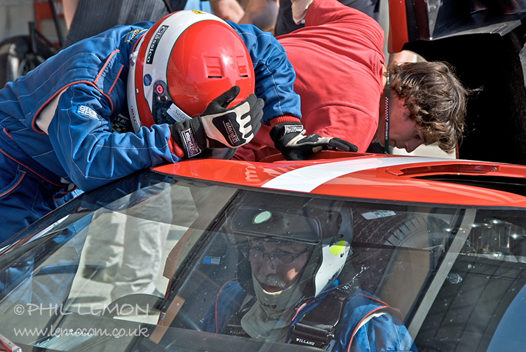 Ford GT40, driver changeover, Le Mans Classic, Phil Lemon