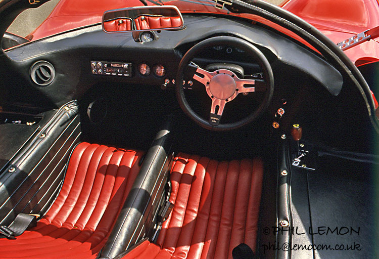 Noble Ferrari 330 P4 Replica interior