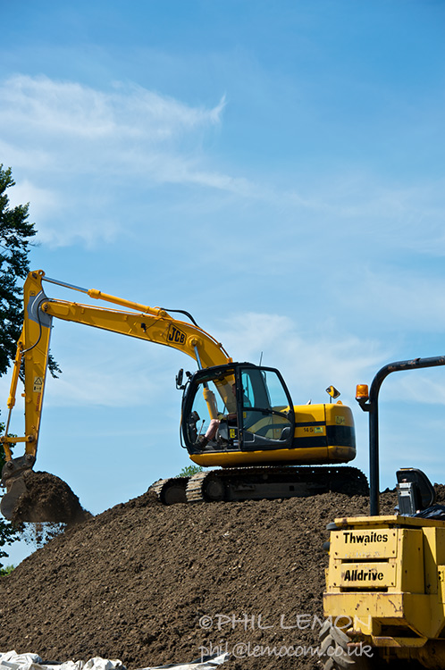 Digger on a pile of earth, Phil Lemon