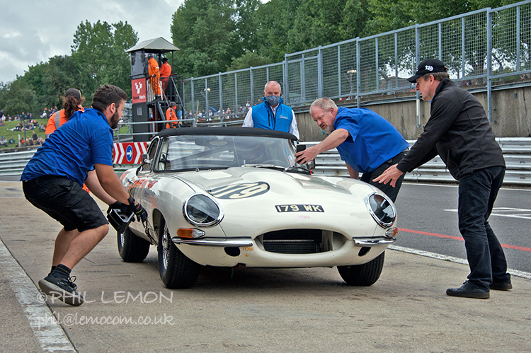 Jaguar E-Type, Silverstone pitlane, Phil Lemon